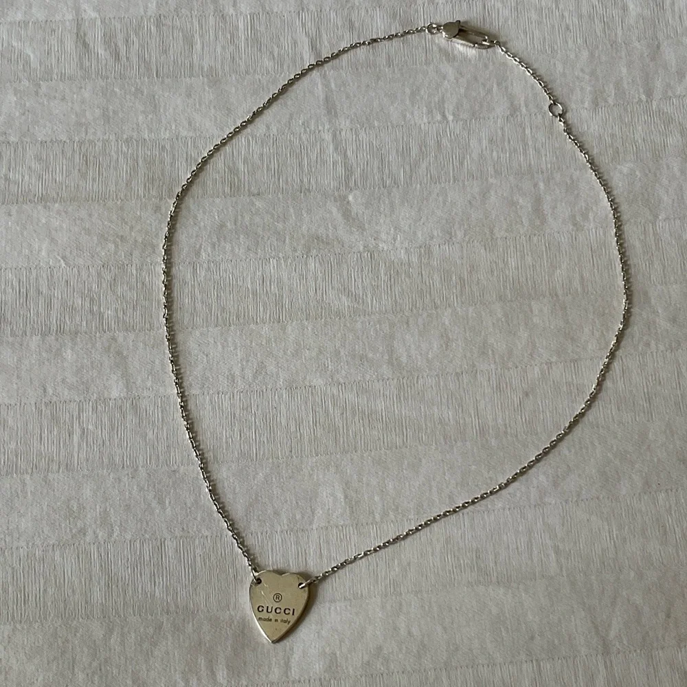 Gucci Heart Pendant Necklace - Picture 4 of 7